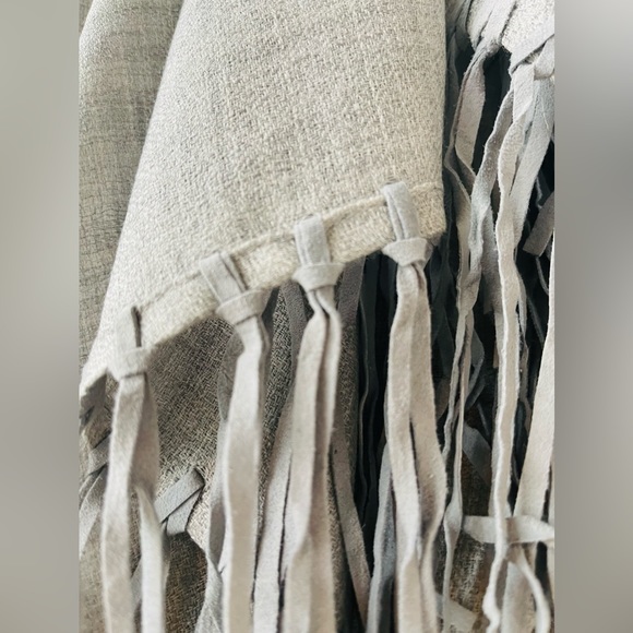 TILO Scarves Gorgeous Suede Fringe Scarf. Cashmere, Silk, Wool blend of beauty. - Picture 7 of 8
